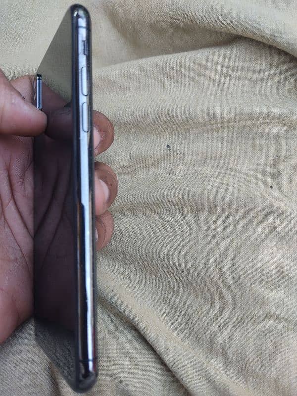 iPhone x non pta 64gb 10/10 condition 2