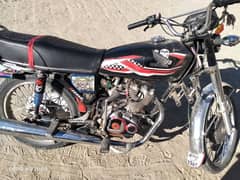 mother cycle Honda 125 bulkal saff condition ma h koi Kam ni h