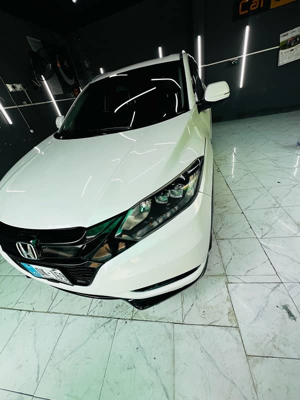 Honda Vezel 2015 1