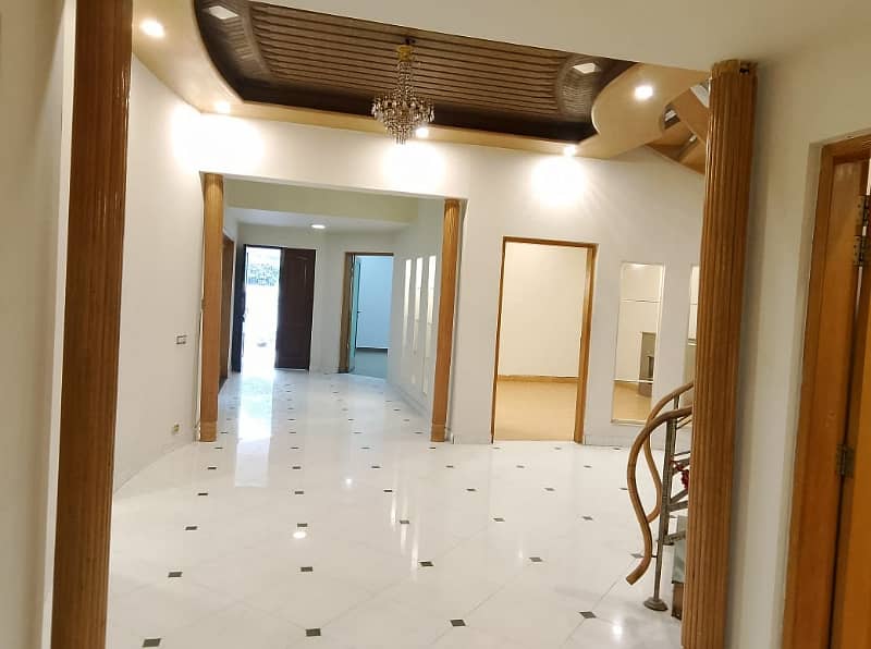 1 Kanal 3 Bed Room Beautiful Lower Portion Available For Rent in DHA Phase 3, Block Z, Lahore Cantt. 0