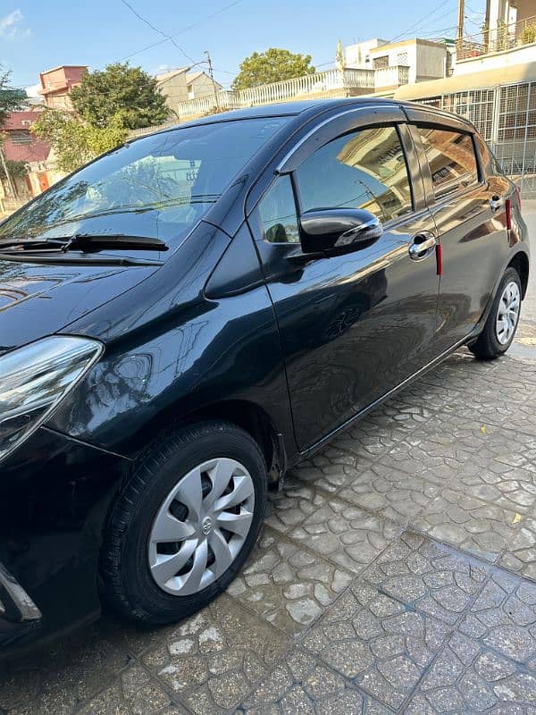 Toyota Vitz 1.0F Safety Edition III 4