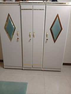 cupboard with saite king size bed