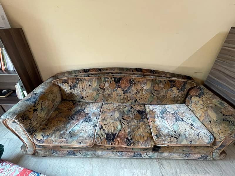 6 seater sofa in good condition. 2