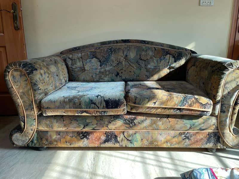 6 seater sofa in good condition. 5