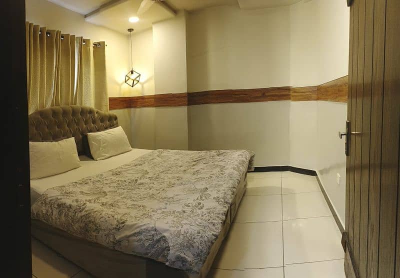 Fully furnished 1 Bed apartment Suites in Bahria town RWP Daily Basis 15