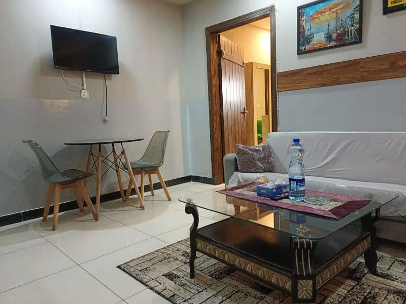 Fully furnished 1 Bed apartment Suites in Bahria town RWP Daily Basis 16