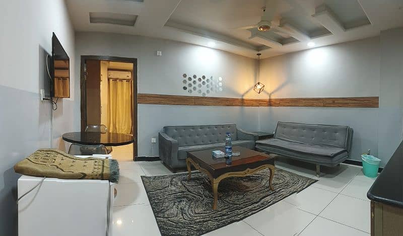 Fully furnished 1 Bed apartment Suites in Bahria town RWP Daily Basis 18