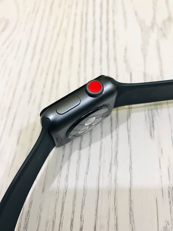 Apple Watch Series 3 - 38mm - GPS + Cellular - 16 Gb - 97% BH 3