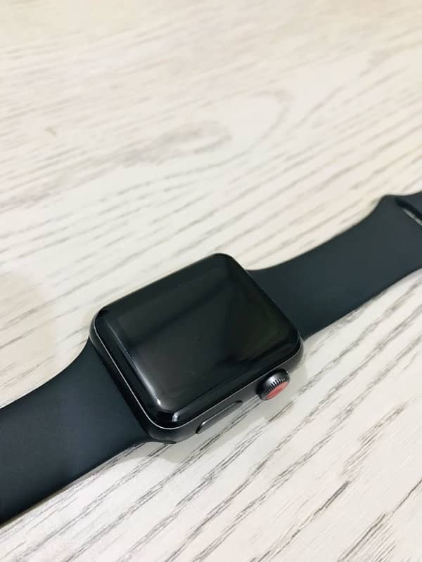 Apple Watch Series 3 - 38mm - GPS + Cellular - 16 Gb - 97% BH 8