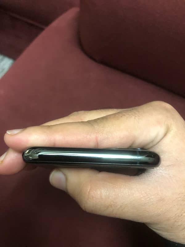 iPhone 11 Pro Non-Pta 4