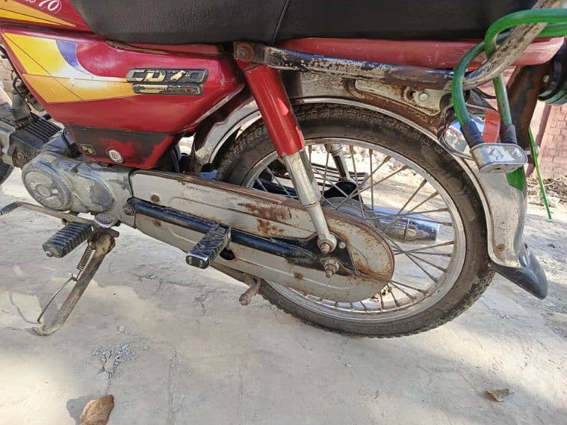 Honda CD 70 2005 . . Lahore number 2