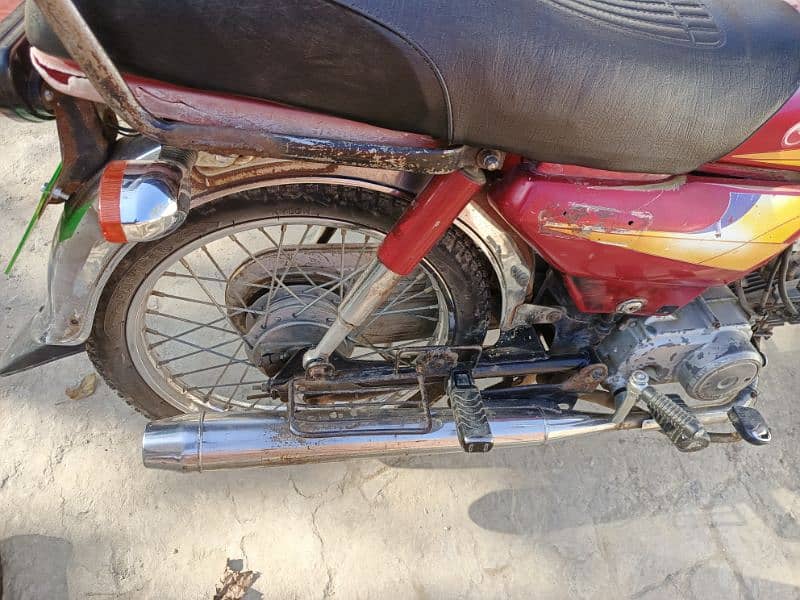 Honda CD 70 2005 . . Lahore number 3