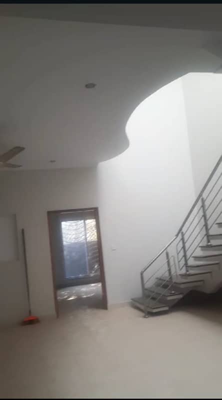 House For Sale E-11, Islamabad (30x60 | 8 Marla) 3