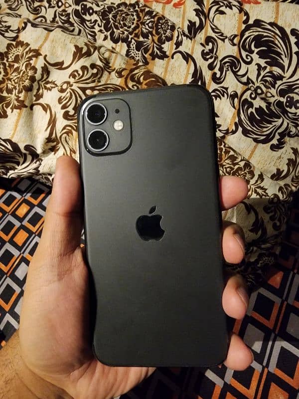 iphone 11 black in apple warranty 3