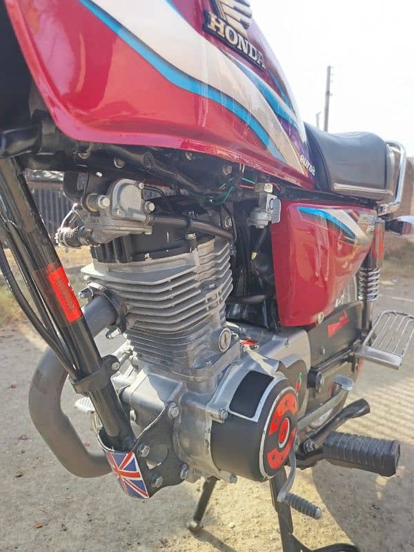 Honda 125cc 2015 Model slighty used look like new 10