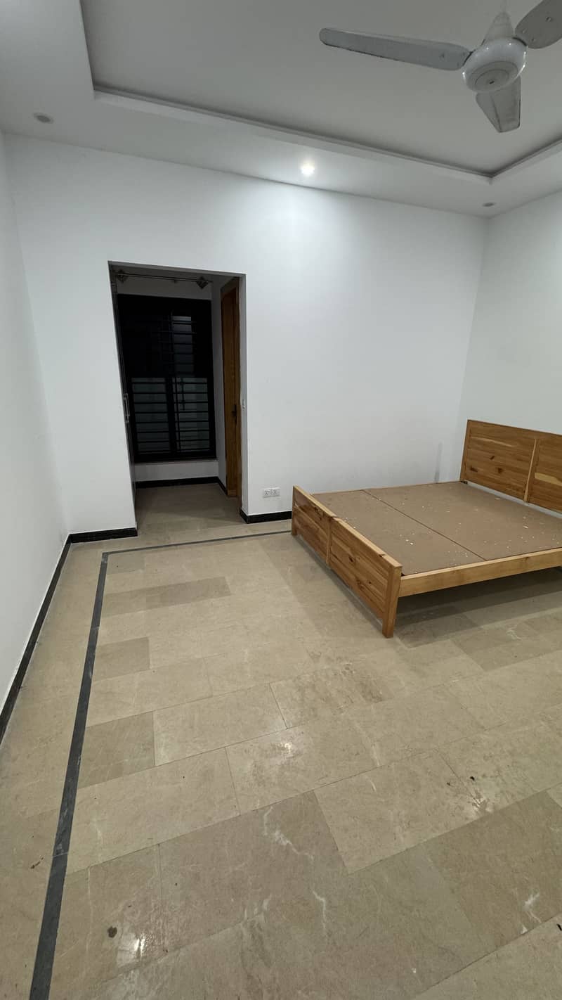 Spacious 10 Marla Ground Floor Available for Rent in Gulberg Residencia   Spacious 10 Marla Ground Floor Available for Rent in Gulberg Residencia 7