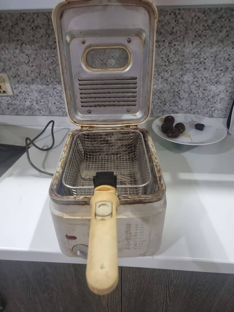 Kenwood Deep Fryer 1