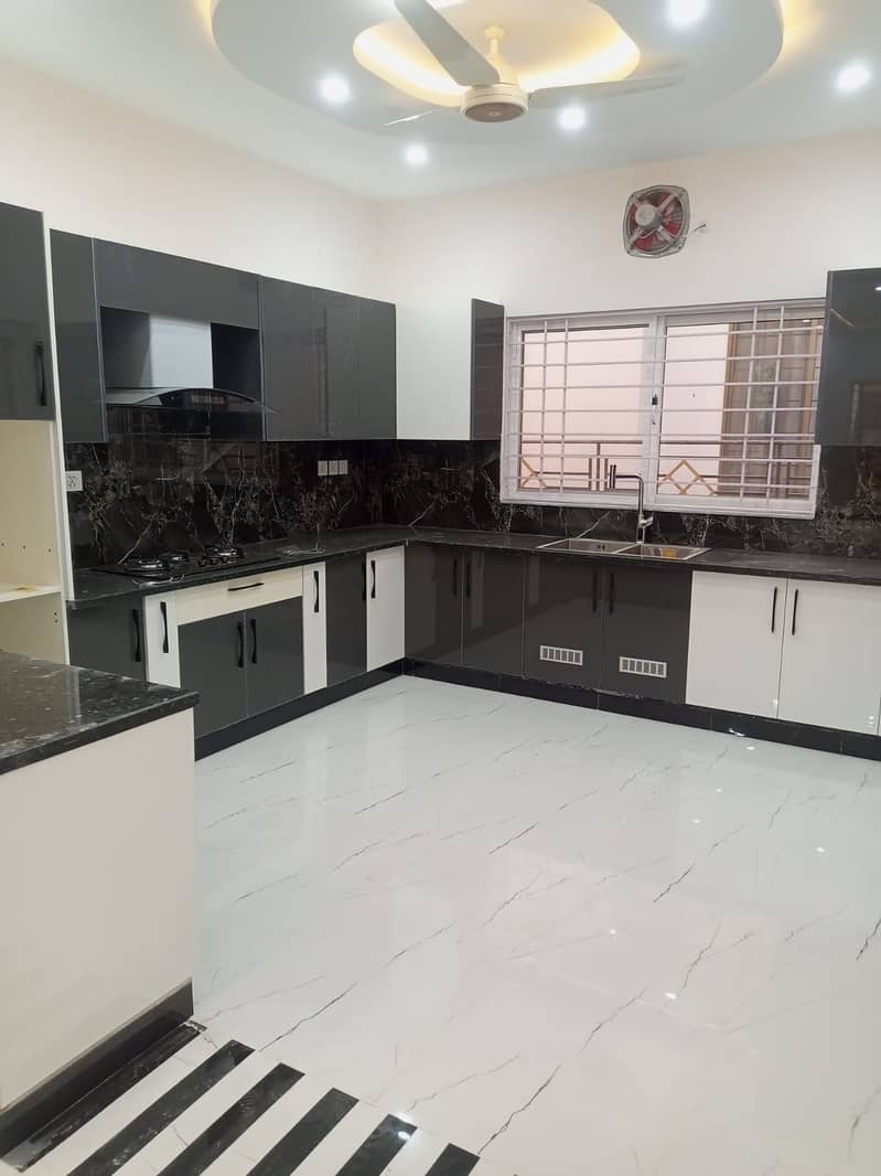 Brand New! Luxurious 1 Kanal Double Storey Villa Is Available For Rent 1