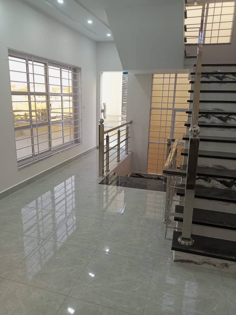 Brand New! Luxurious 1 Kanal Double Storey Villa Is Available For Rent 6