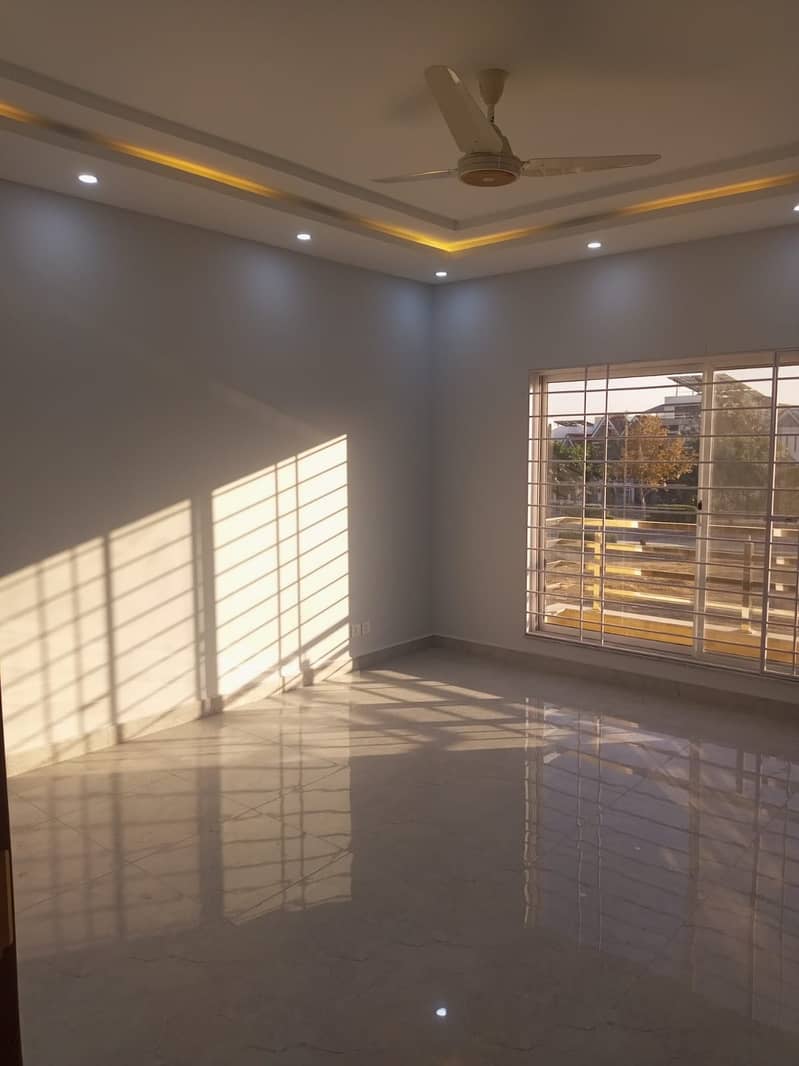 Brand New! Luxurious 1 Kanal Double Storey Villa Is Available For Rent 12