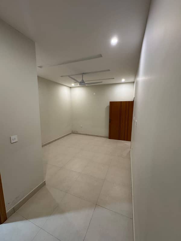 Reserve A Centrally Located House Of 7 Marla In Gulberg Residencia - Block F 40