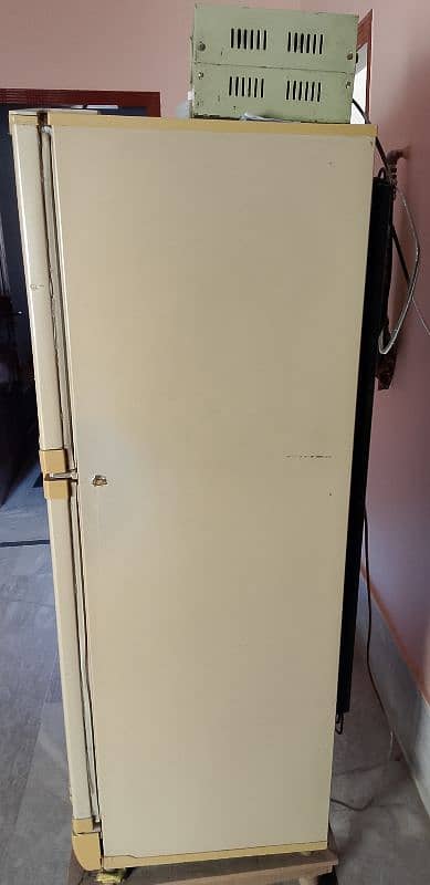 pell refrigerator good condition and use full machine 2