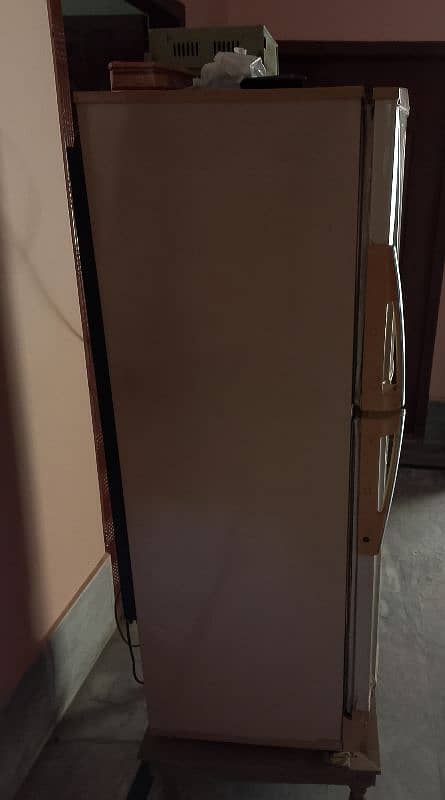 pell refrigerator good condition and use full machine 3