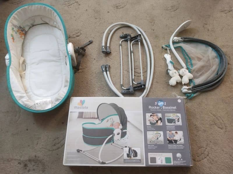 Mastela 5 in 1 Rocker & Bassinet Excellent Condition with Box 0