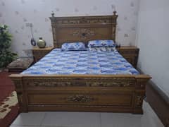 Bed set with side table and dressing table