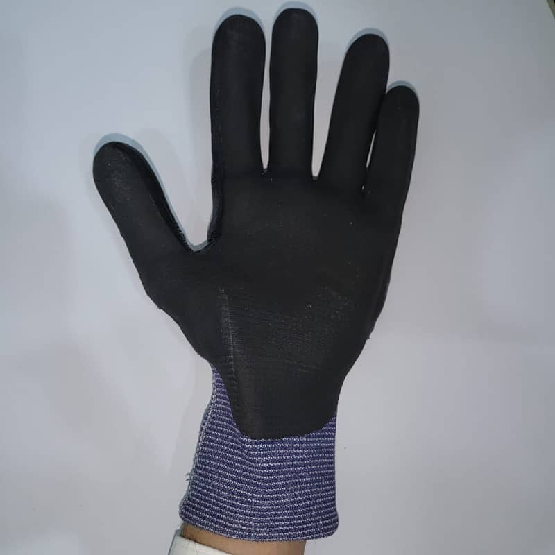 ANTI-CUT TPR GLOVES 1