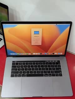 MacBook Pro 2018 15 inch i7 16gb 500gb