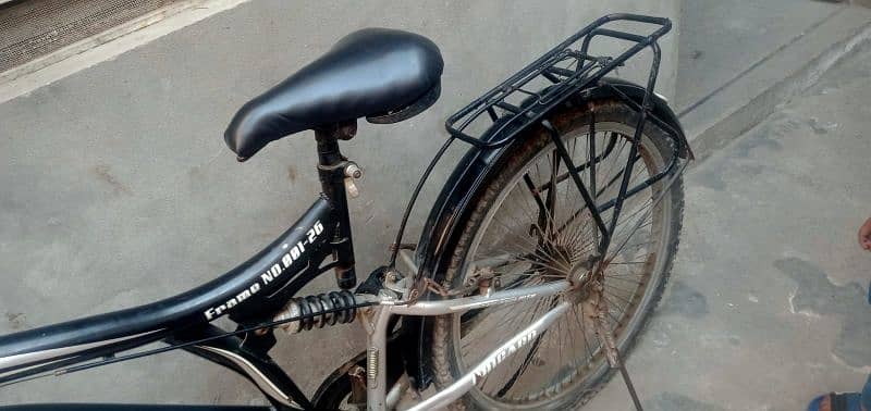 one hand used bicycle 26" 2