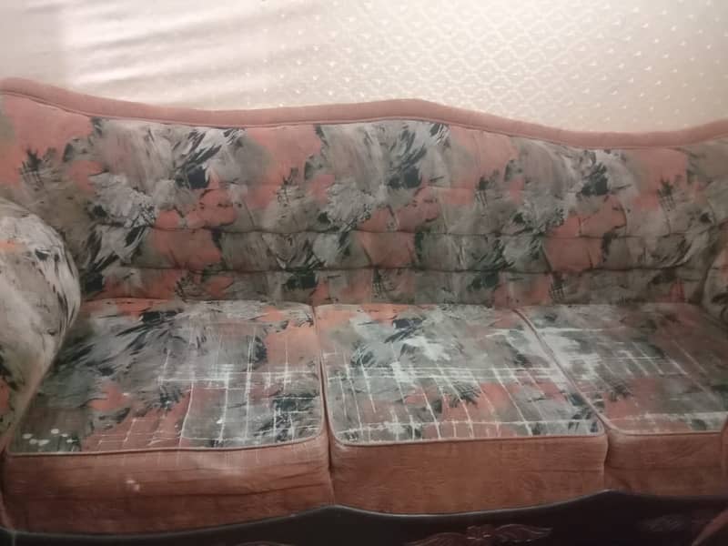 Sofa set available for urgent sale 1