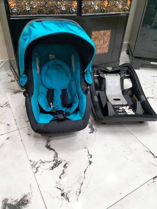 Urbini Travel syestem/stroller /car seat /carry cot 2