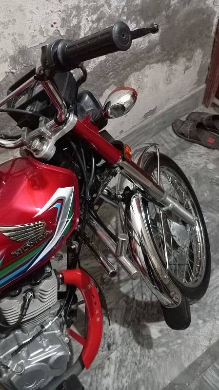 Honda 125CC 2023 3