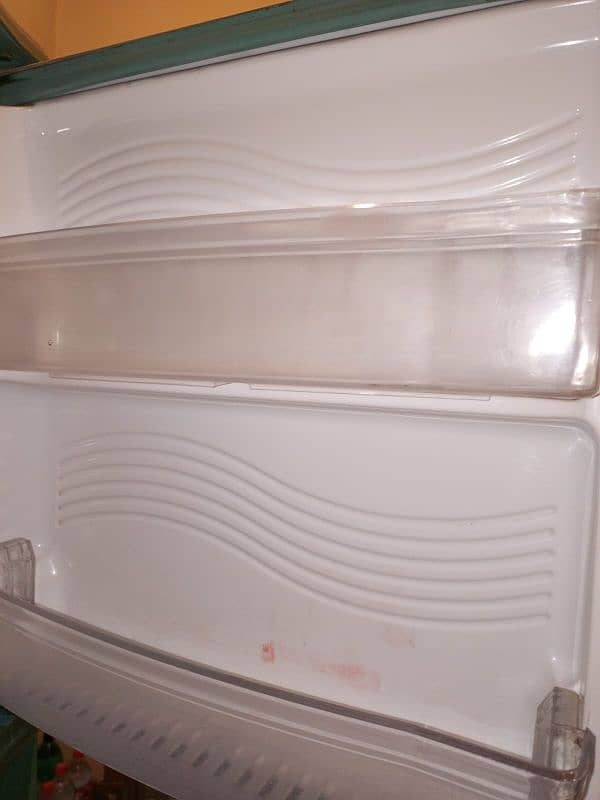 Dawlance Refrigerator Medium Size 4