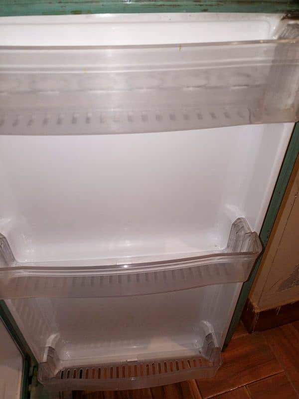 Dawlance Refrigerator Medium Size 5