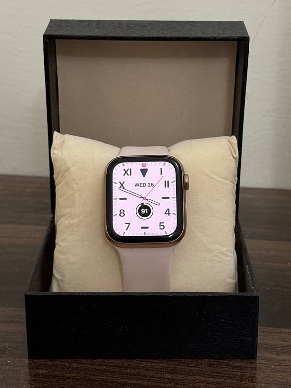 Apple Watch Series 5 44mm 2