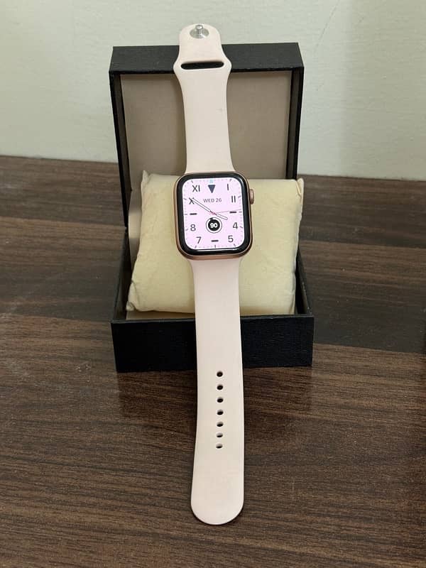 Apple Watch Series 5 44mm 4