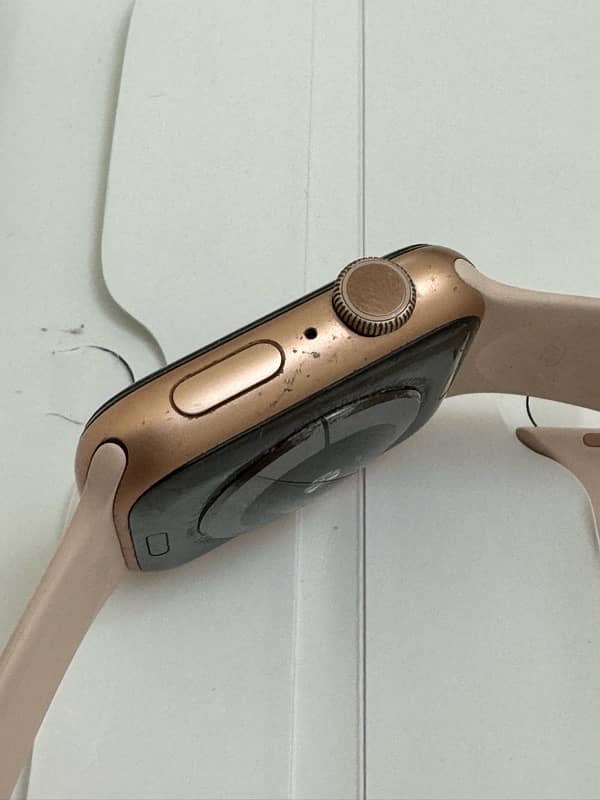 Apple Watch Series 5 44mm 10