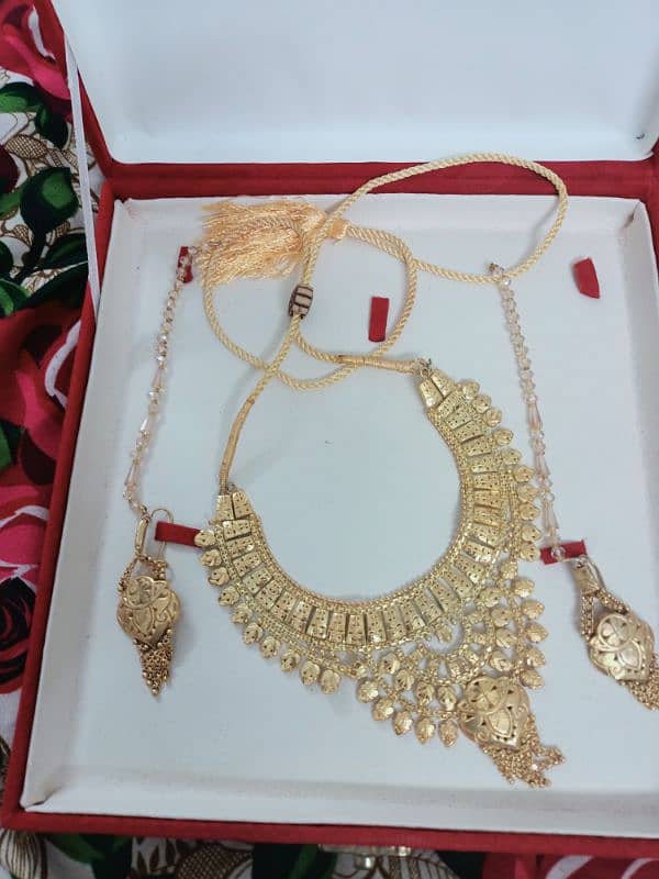 gold plated 2 set + 4 bangles 0