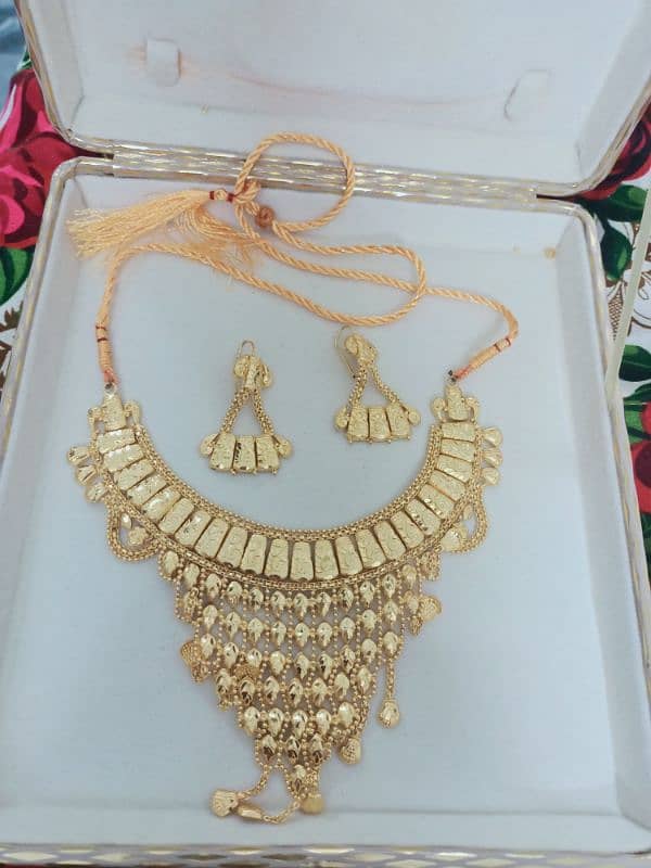 gold plated 2 set + 4 bangles 1