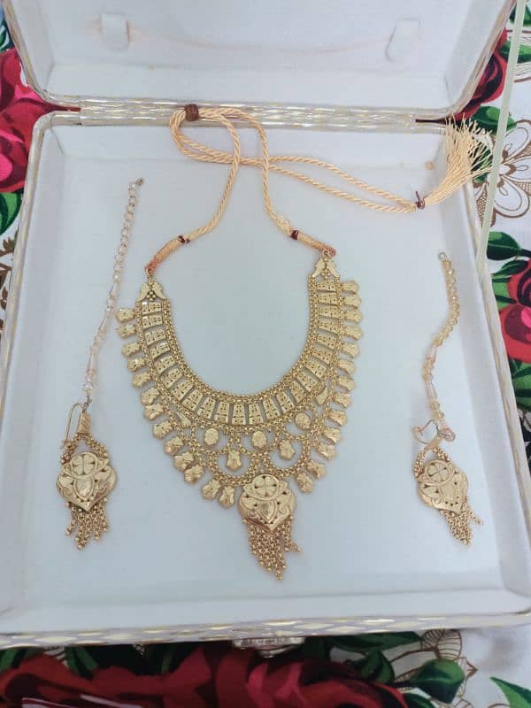 gold plated 2 set + 4 bangles 2