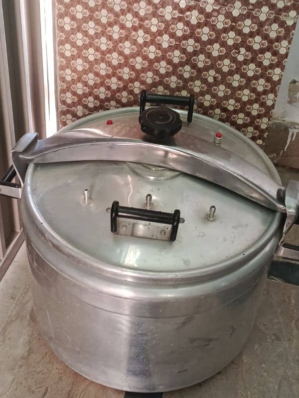 Cooker for sale 25to30kg 0