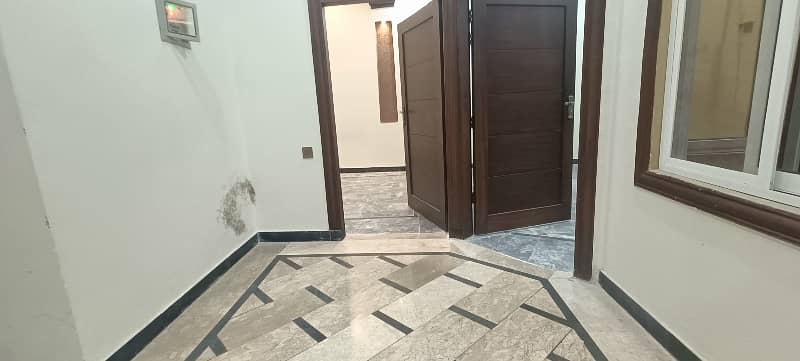 Affordable Prime Location Lower Portion Available For Rent In Gulberg 0