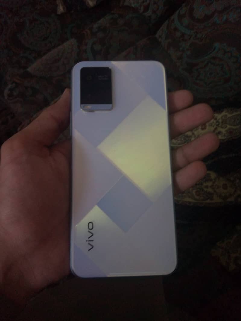 Vivo Y21 Mobile with Original Fast Charger + Box 3