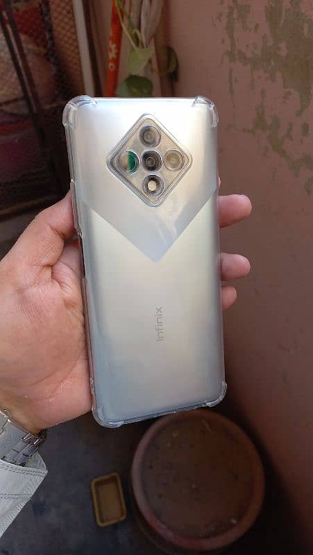 Infinix zero 8i 3