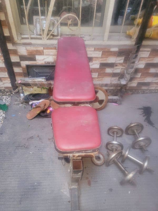 bench prss with 18 plates 10 kg 5kg 3kg 2kg 1kg with 2 long and 4 0