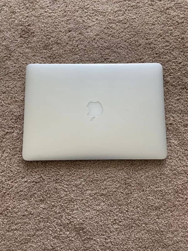 Apple Macbook Air 2015 (256GB SSD) 8GB RAM 2