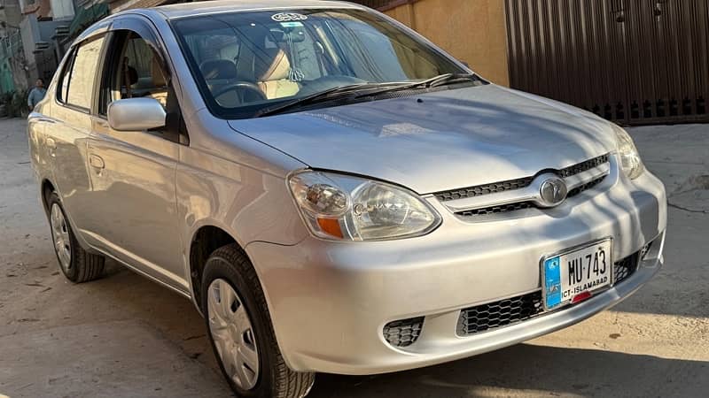 Toyota Platz 2004 1